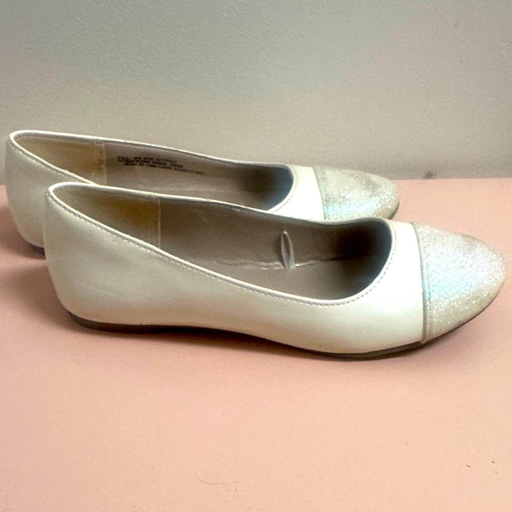 Kids White Glitter Cap Toe Ballet Flats Dress Shoes SZ 13